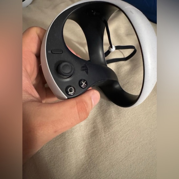 PlayStation VR2 with Paddles and Pulse 3D headset if interested! - Picture 2 of 4